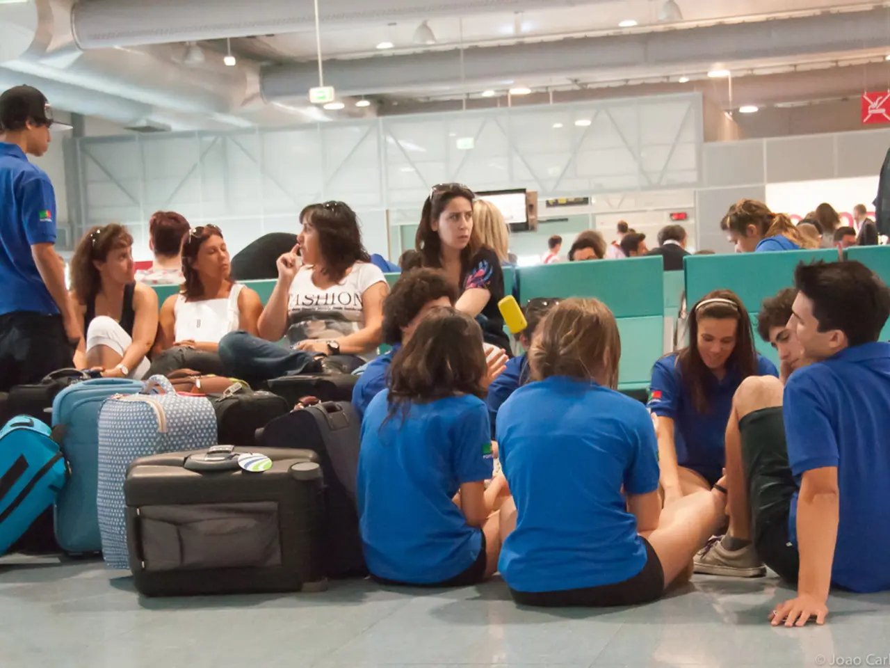 "A glimpse of potential chaos: Pulkovo footage reveals widespread flight cancellations"