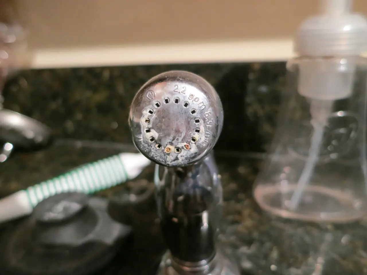 Top-Tier Travel Water Bottle Filter: An Analysis of the Water-to-Go Model