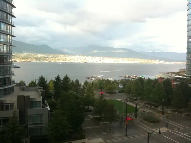 Oceanside Serenity: A Miniature Retreat in the Isle of Gotland - Seaside Haven in a Tiny Cabin