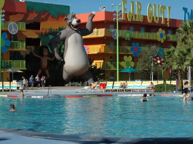 Seine River Public Swimming Resumes in Paris
