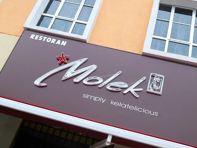 Discussion for the Week #31 of Tick Talk Tuesday: The Family Clock, a topic of minimal interest...