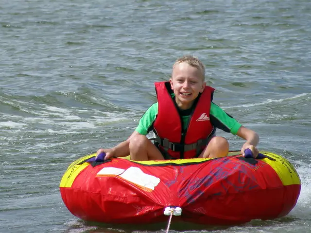 Young American social media star finds himself marooned in the icy wilds of the Chilean Antarctic,...