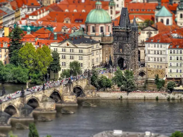 Constructing Catalonia's Awe-Inspiring Human Towers: A Creation by Javier Castańa