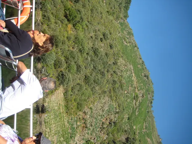 Tourists drawn by immersive travel experiences in Hại Tác Archipelago draw a crowd